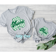 Load image into Gallery viewer, mama/mini clover retro matching t-shirts
